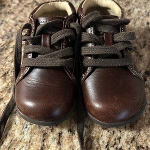 Elliot Shoe by Stride Rite, toddler size 5m, brown color, lace up, leather